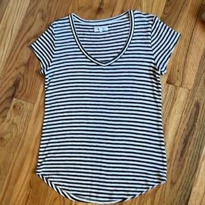 Madewell V-neck Knit Top; Blue/Cream Stripe, Scoop Neck, Round Hem; Medium